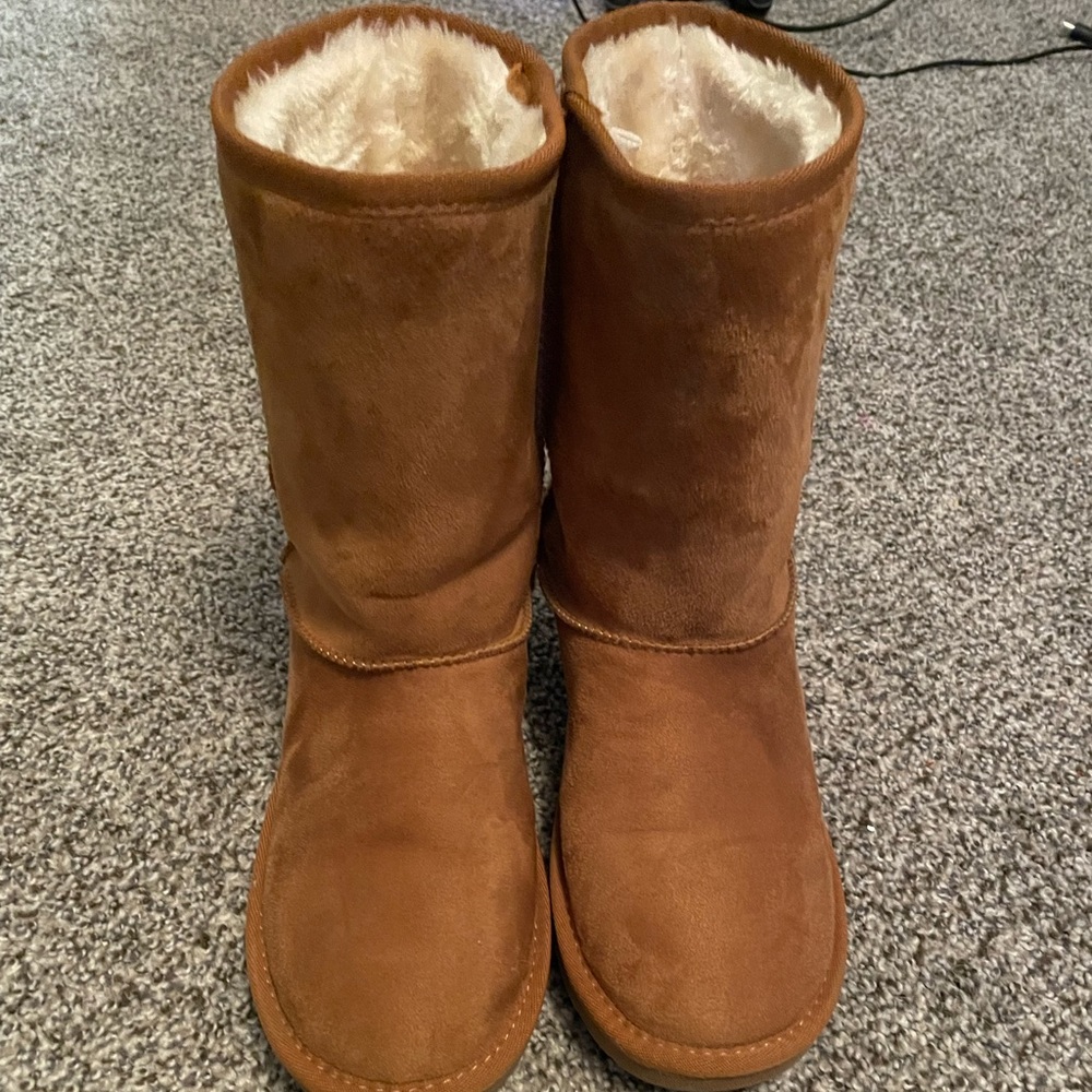 Brown winter boots- Size 8